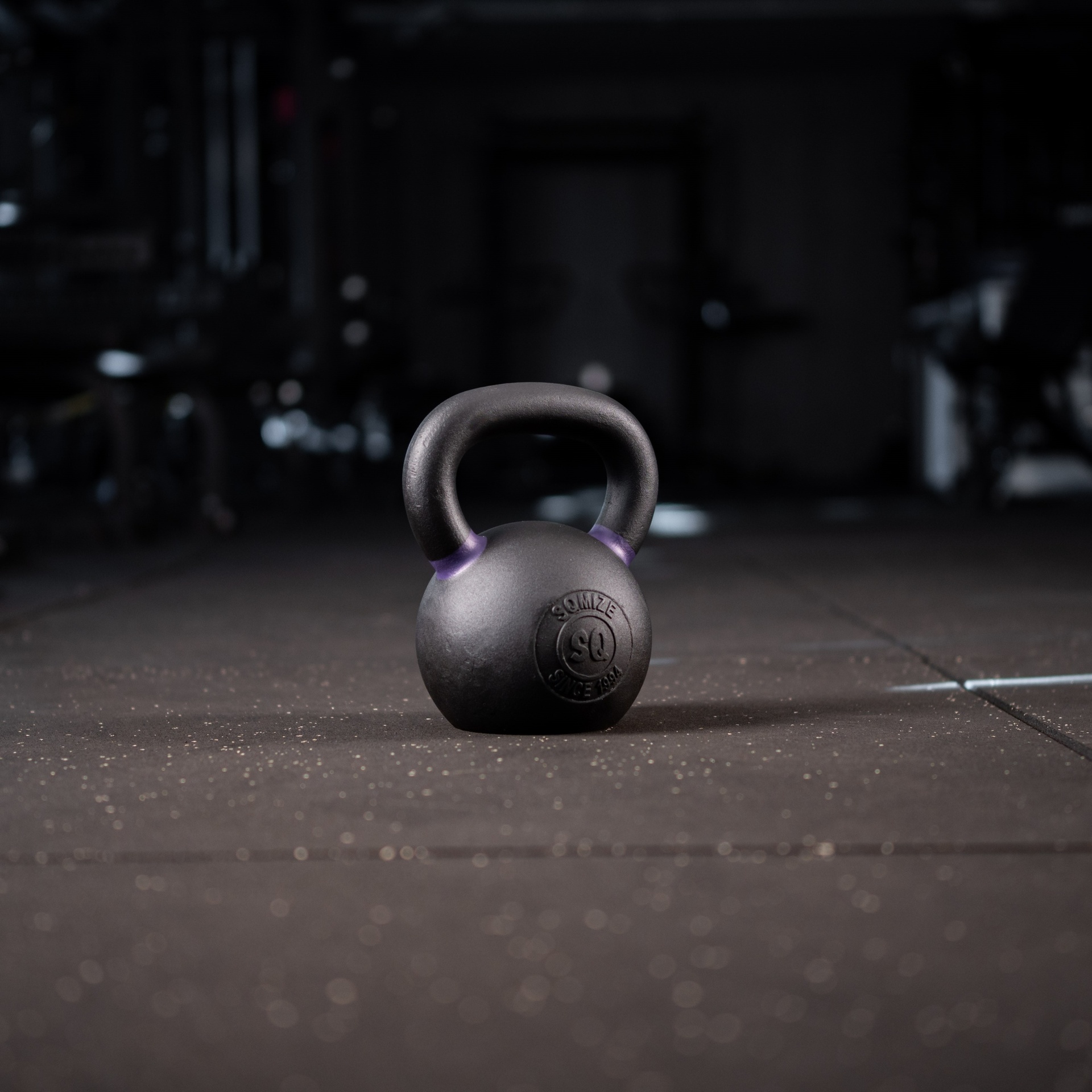 Black Kettlebell SQMIZE® BFK20 farbcodiert, 20 kg, violet