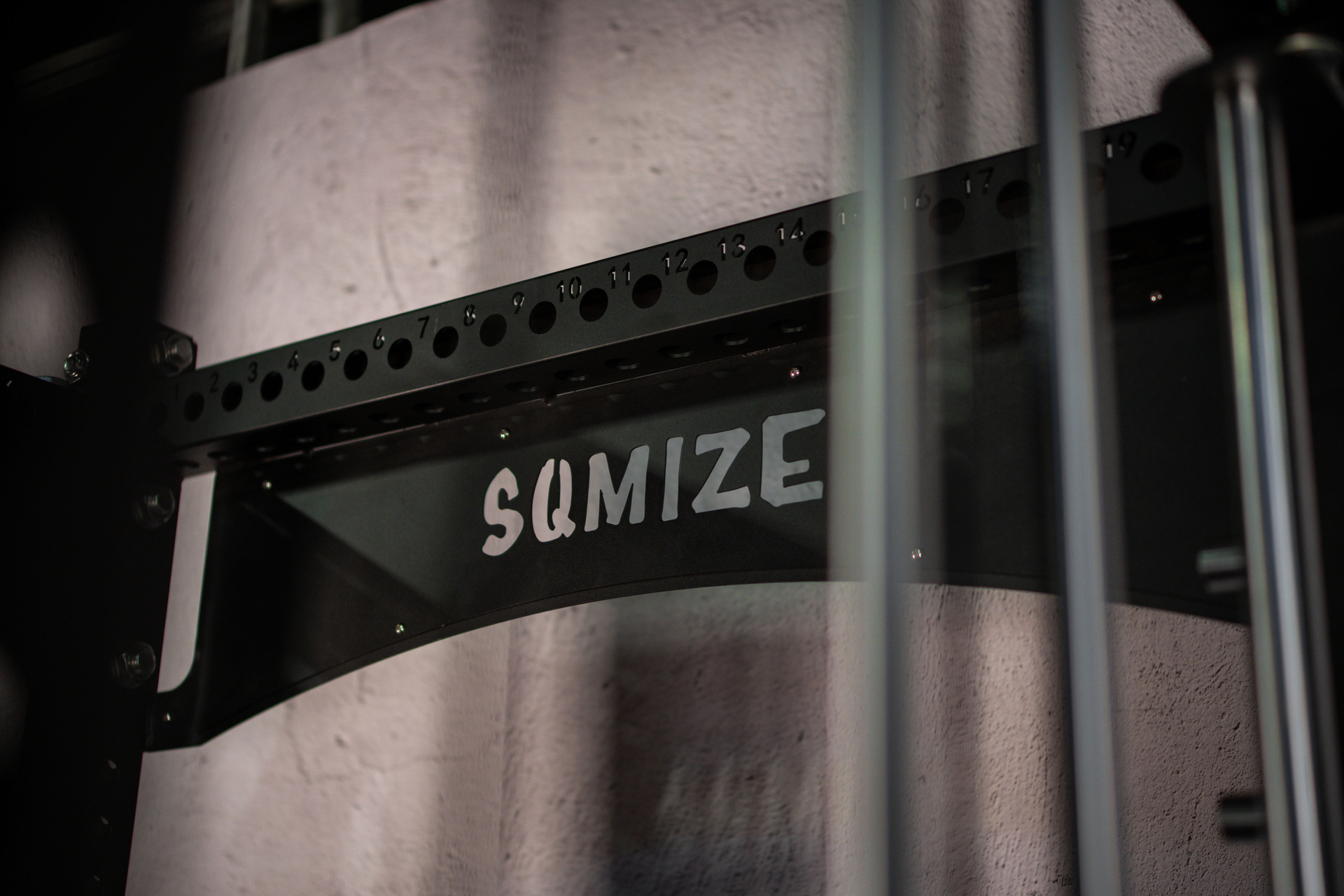 Tri-Power Gym SQMIZE® ELITE CLUB SQ-S955-90, Kabelzugstation, Multipresse & Half Rack, Höhe 238 cm