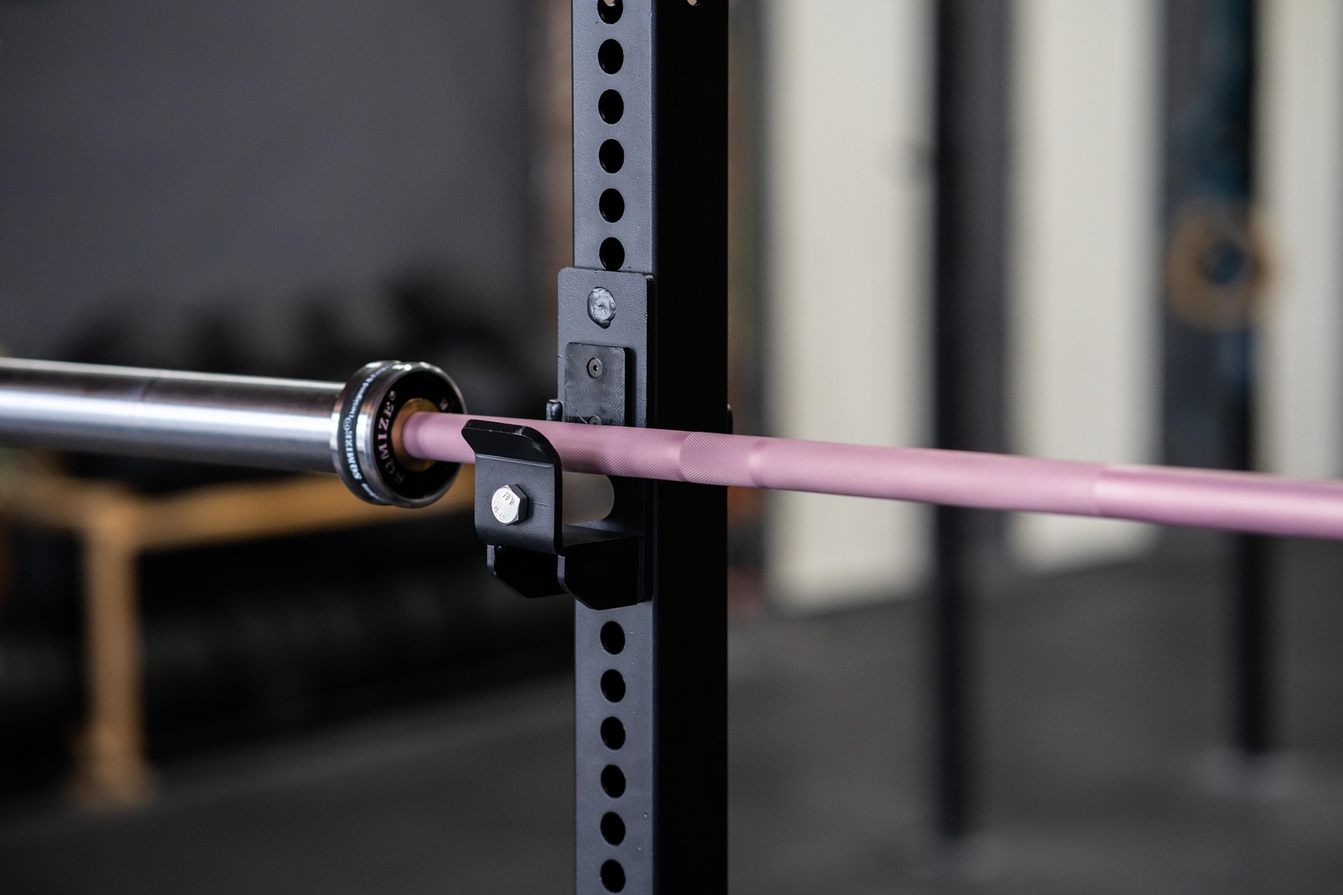 SQMIZE® PREMIUM BISON Hybrid Langhantel Manufaktur Edition Pink Champagne, 201 cm