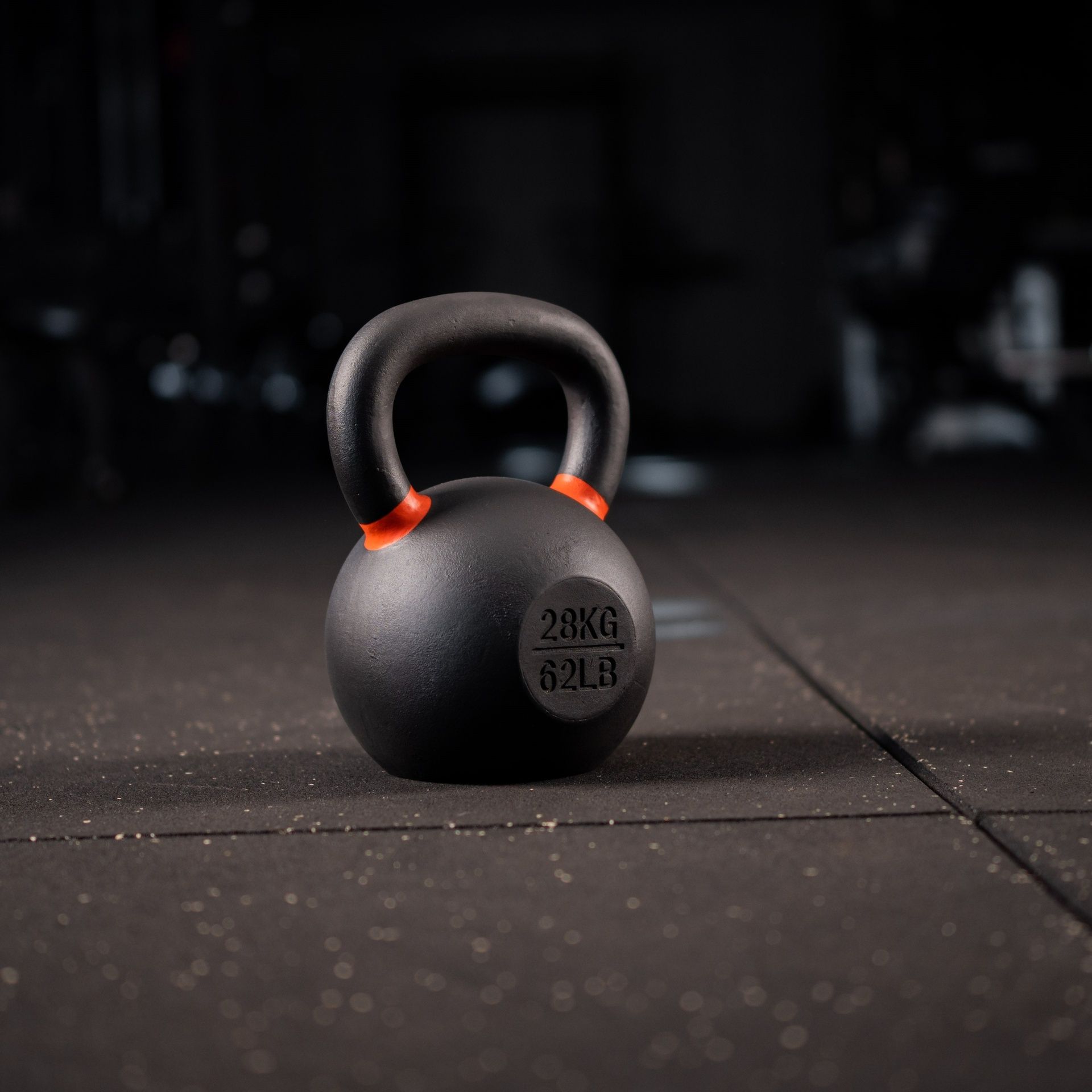 Black Kettlebell Profi Set SQMIZE® BFK140, 140 kg farbcodiert