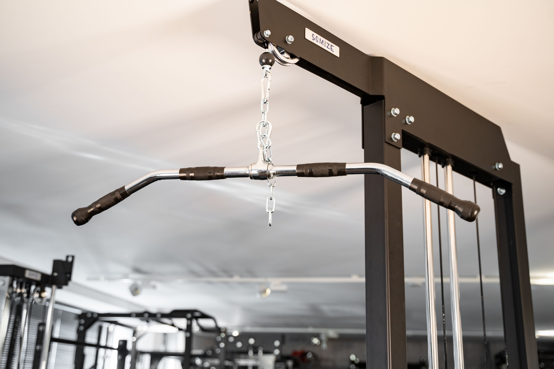 Latzugstation SQMIZE® PREMIUM BISON LAT-S1400