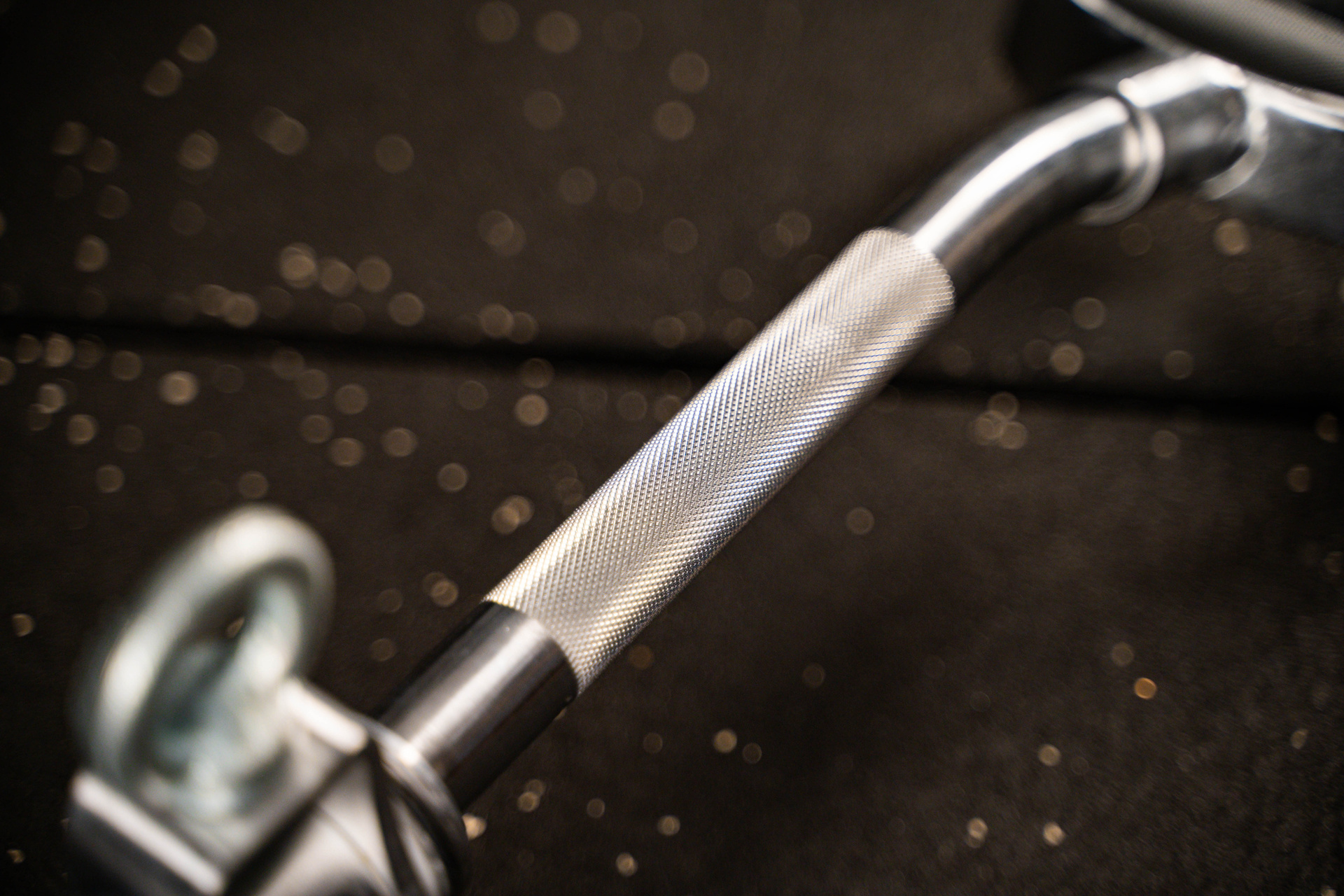 Neutral Grip Lat Bar mit Drehgelenk SQMIZE® V8 Series NG-280, Mit Parallelgriff